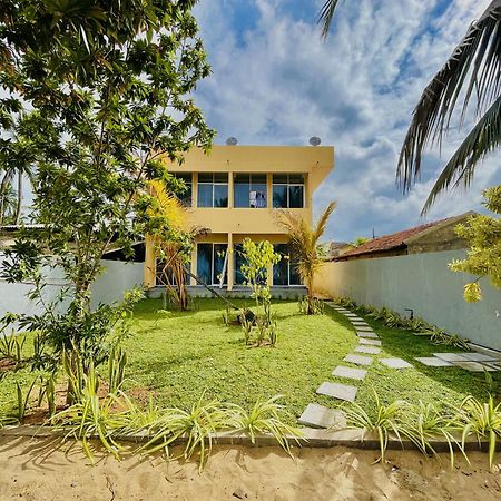 Solomon Beach Hotel Marawila Luaran gambar