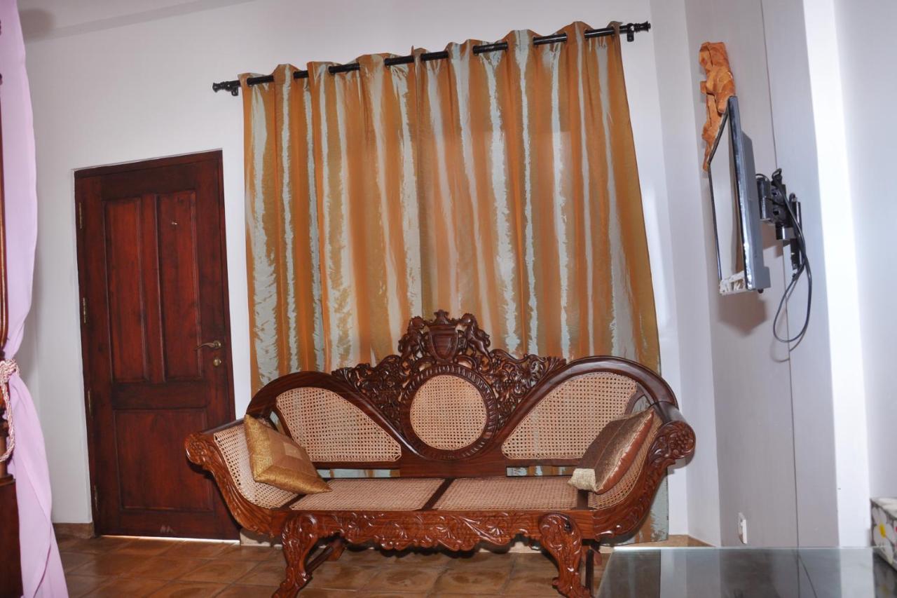 Solomon Beach Hotel Marawila Luaran gambar
