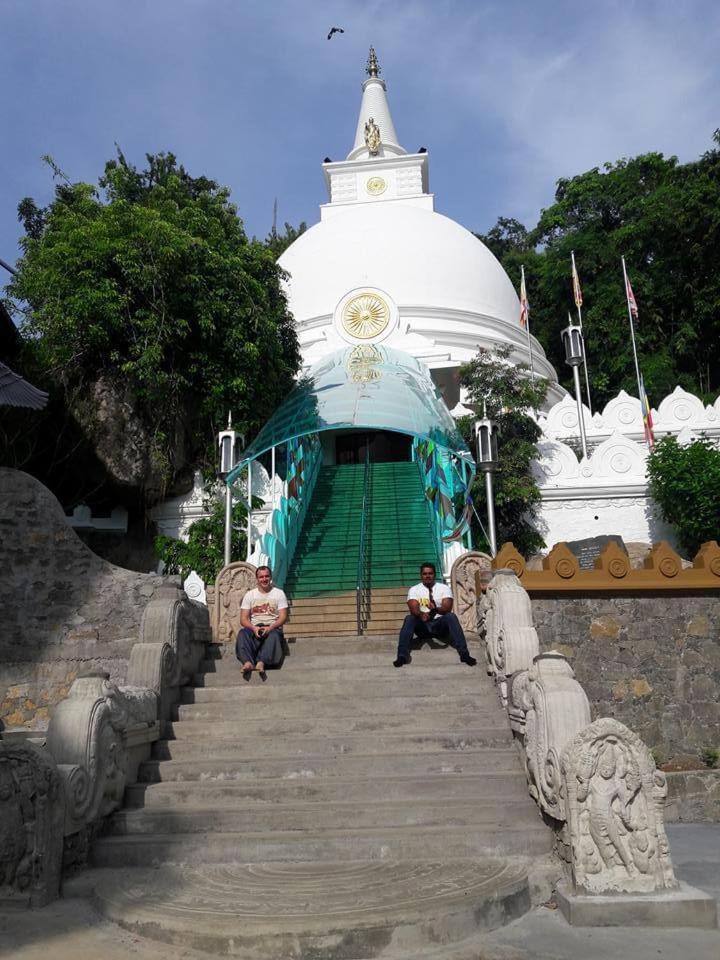 Solomon Beach Hotel Marawila Luaran gambar