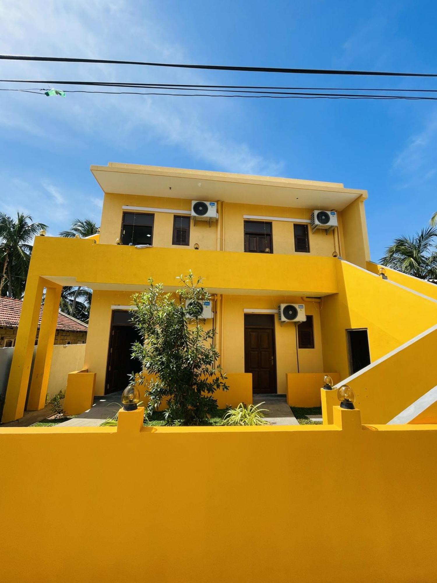 Solomon Beach Hotel Marawila Luaran gambar