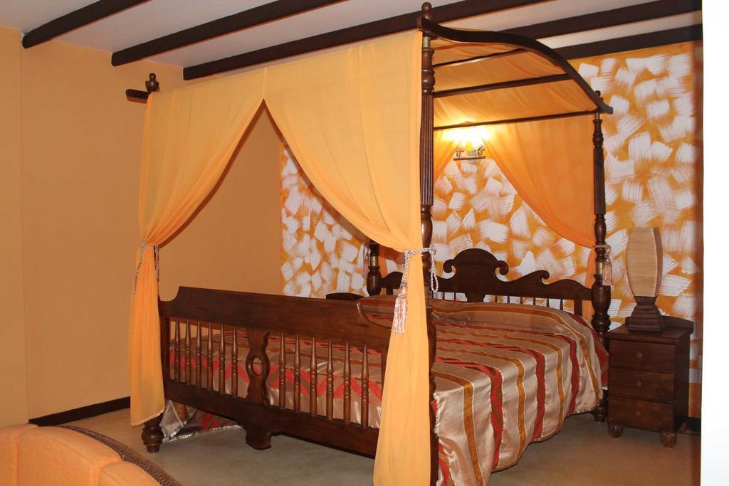 Solomon Beach Hotel Marawila Bilik gambar